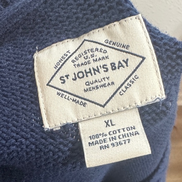 St. John's Bay Men's Deep Blue Crewneck Sweater - Picture 3 of 4